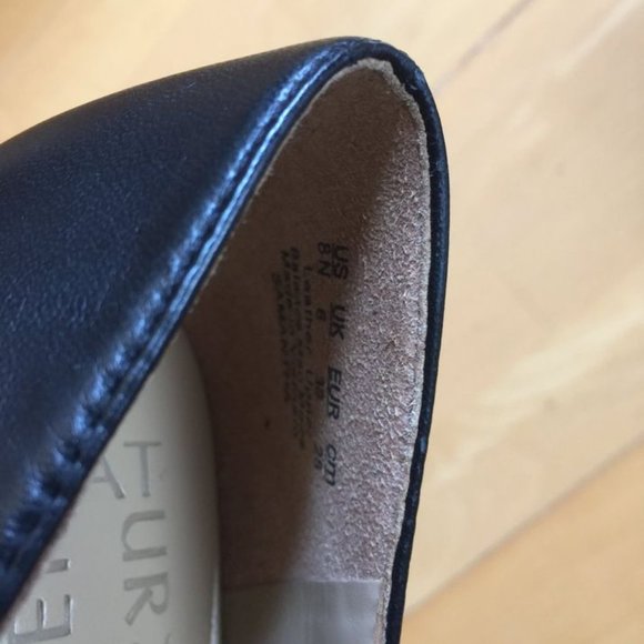 Naturalizer Samantha Point Toe Flat - Size 8 Narrow - Picture 3 of 4